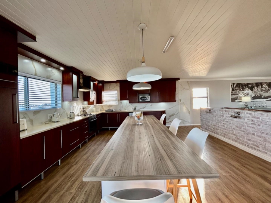 4 Bedroom Property for Sale in Fountains Estate Eastern Cape